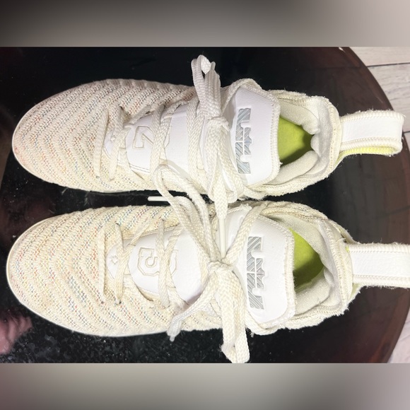 Nike LeBron XVI 16 Buzz Lightyear Mid. In Original Box. AQ2465-102. Size 4.5Y - Picture 13 of 16